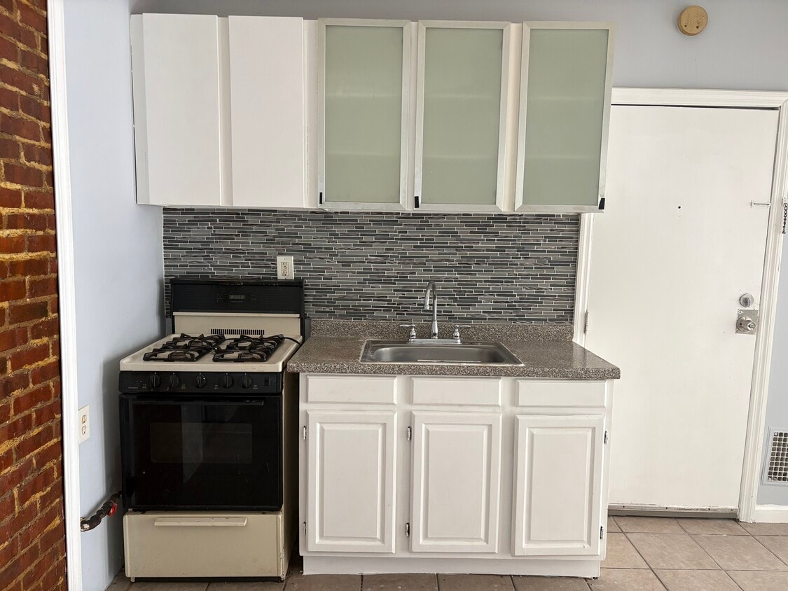 Primary Photo - 34 Wilkinson Ave