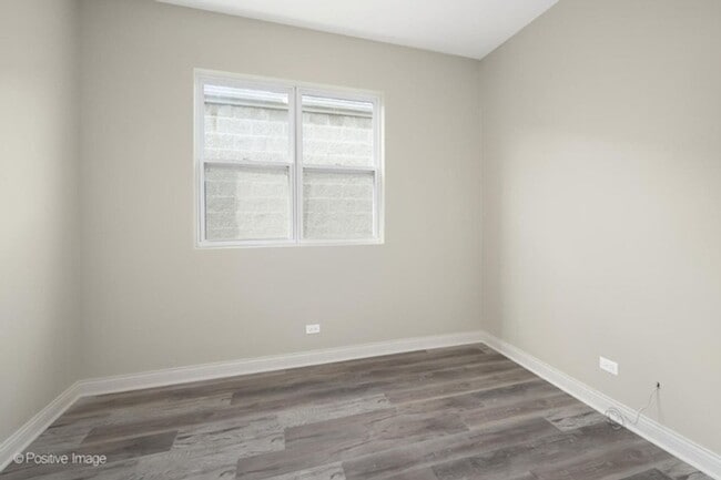 Building Photo - 2855 W Arthington St