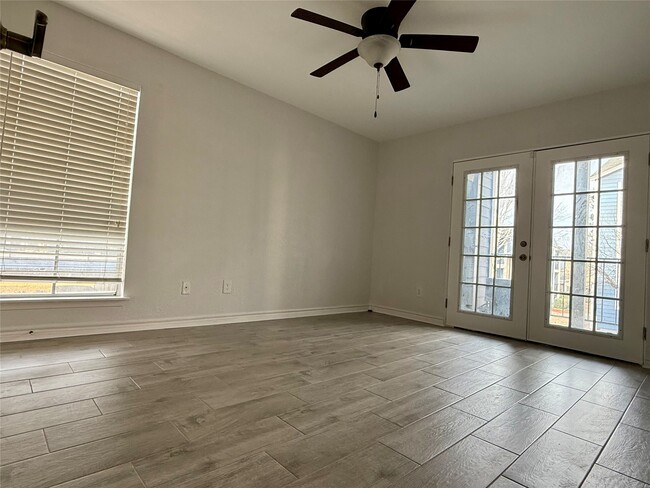 Building Photo - 18515 Egret Bay Blvd