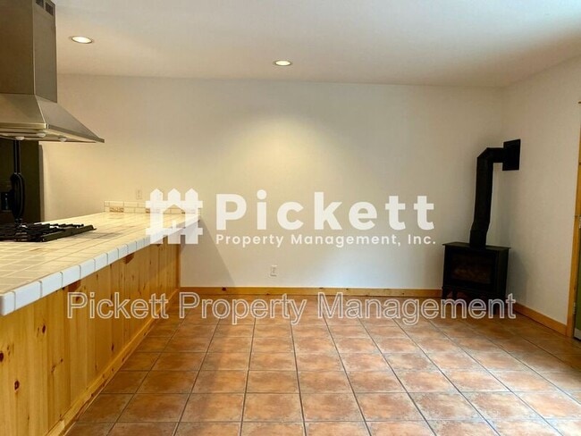 Foto del edificio - 4673 NW Walgren Dr