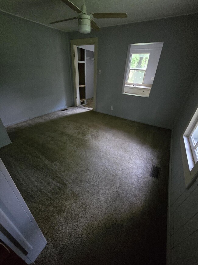 Building Photo - 1410 Dillard Ln