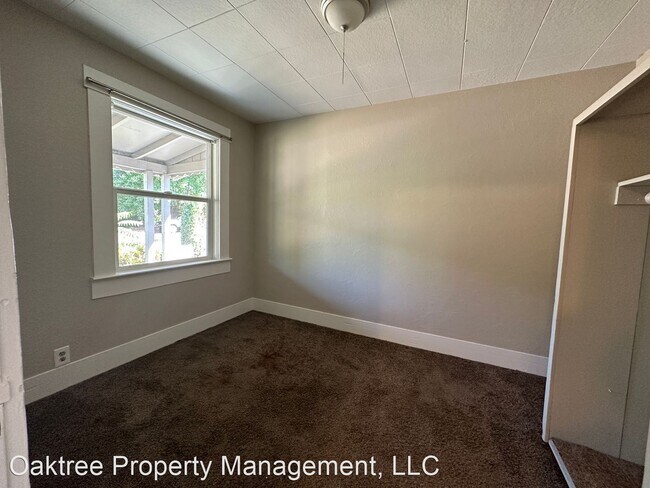 Foto del edificio - 4 br, 2 bath House - 148 College St S