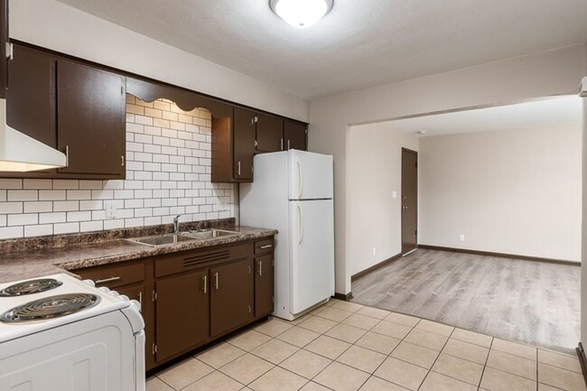 Building Photo - 3220/3222 Darwood Drive