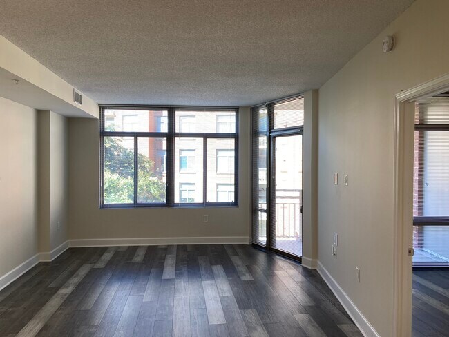Building Photo - 3600 S Glebe Rd