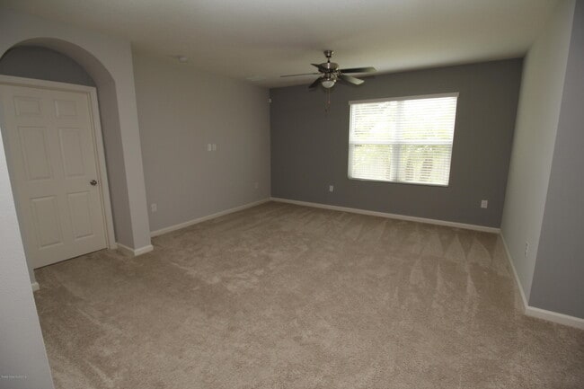Building Photo - 1714 Emerson Dr SE