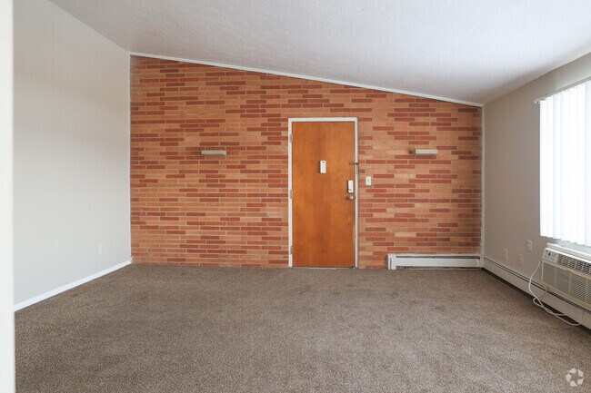 1 habitación, 1 baño, 700 pies cuadrados, sala de estar - Pinecrest Apartments