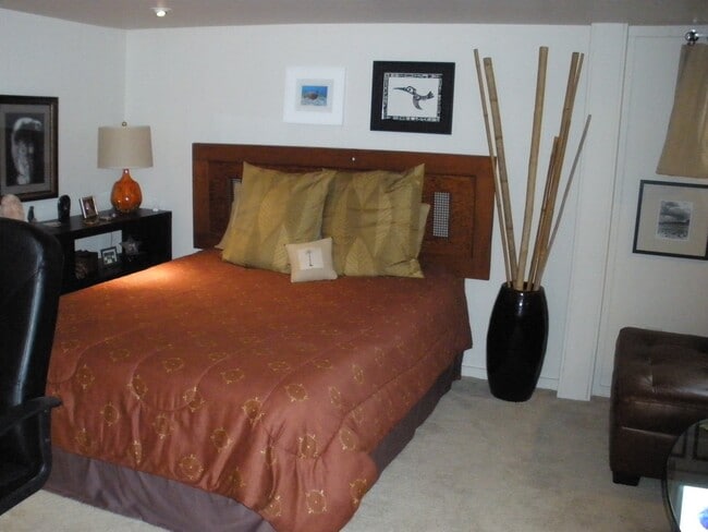 Foto del edificio - Cozy Studio Apartment with ALL Utilities I...