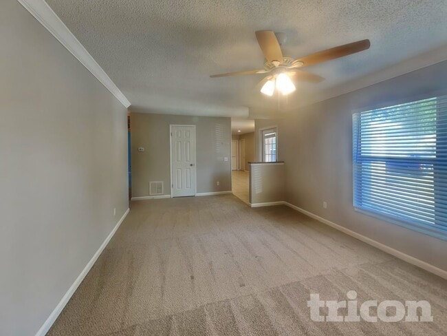 Building Photo - 605 Missionwoode Dr