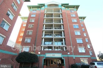 Building Photo - 505 E Braddock Rd