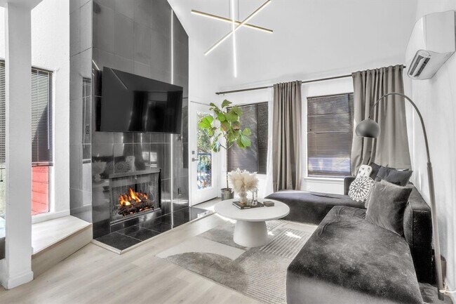 Foto del edificio - 9821 Walnut St
