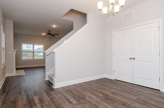 Building Photo - 1575 Grey Cliff Run