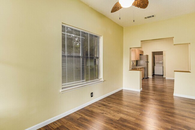 Foto del edificio - Downtown Home with Convenient Access