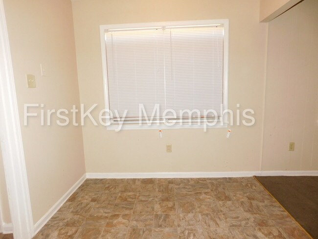 Foto del edificio - 3442 Ridgemont Ave