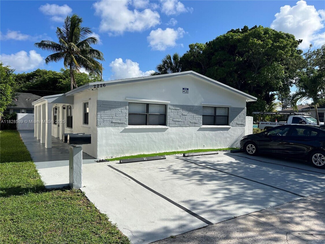Primary Photo - 2226 Cody St