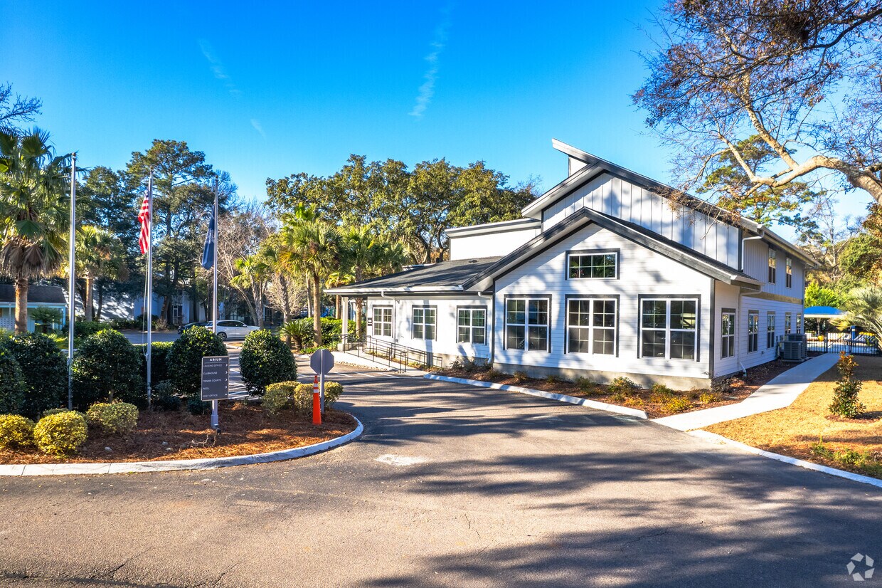 Eller Mount Pleasant Apartments in Mount Pleasant, SC