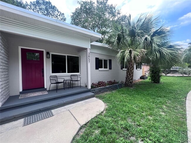 Building Photo - 3857 W University Ave