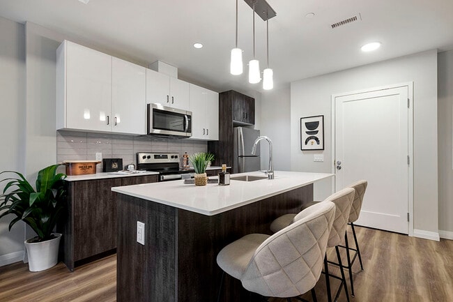 Building Photo - Vale Station Apartments