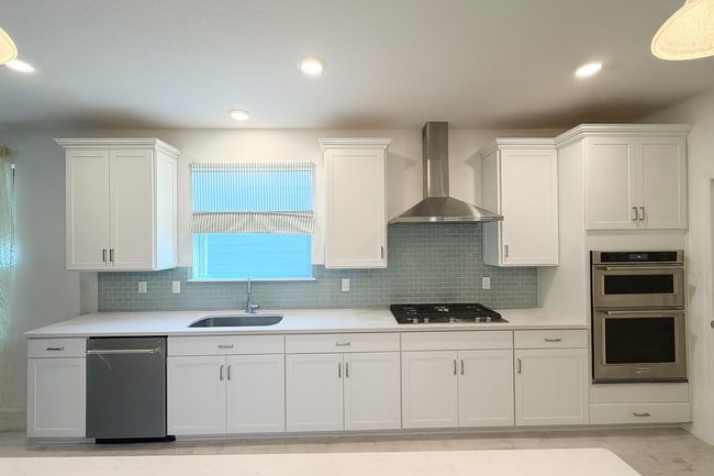 Building Photo - Beautiful Custom Home in Del Webb 55+ Community