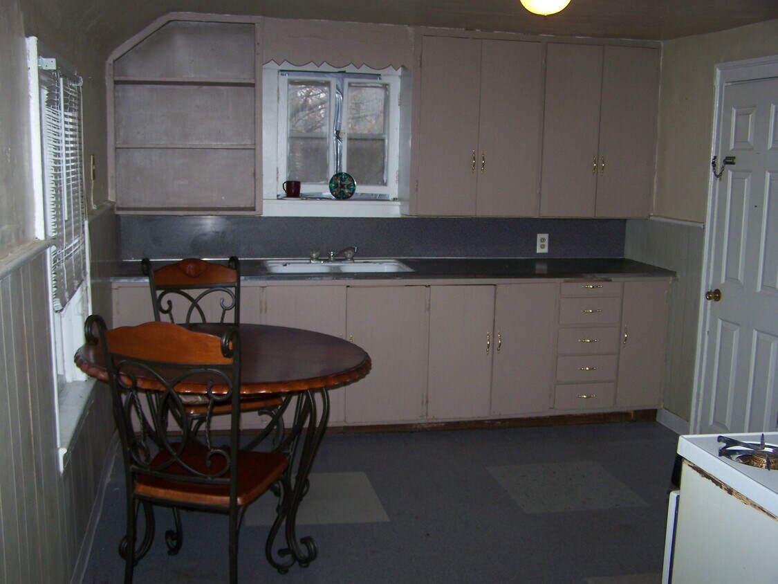 Primary Photo - 26 Sherwood St