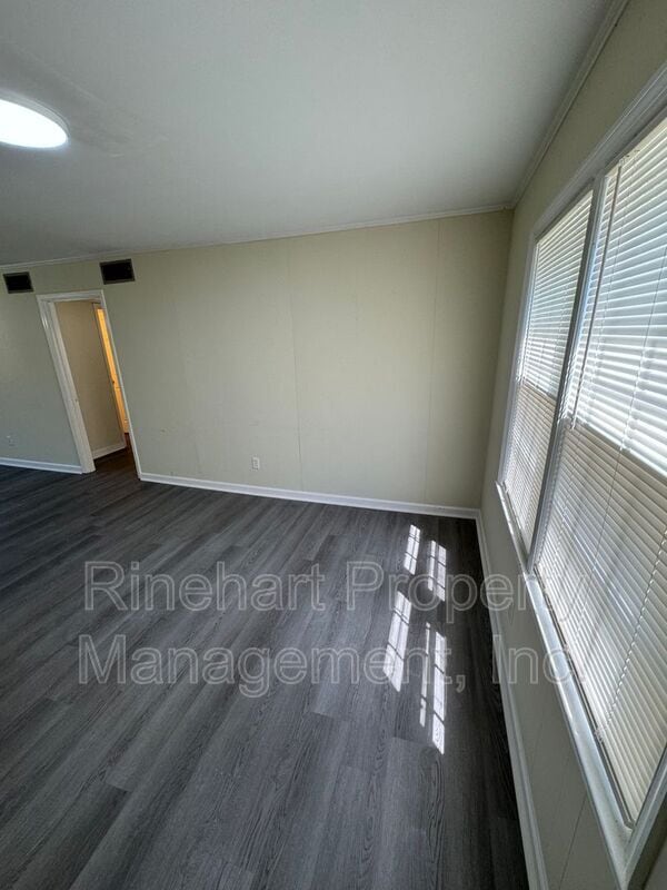 Building Photo - 409 Plantation Rd