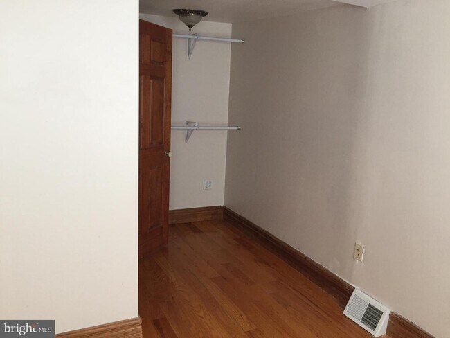 Foto del edificio - 2320 E Gordon St