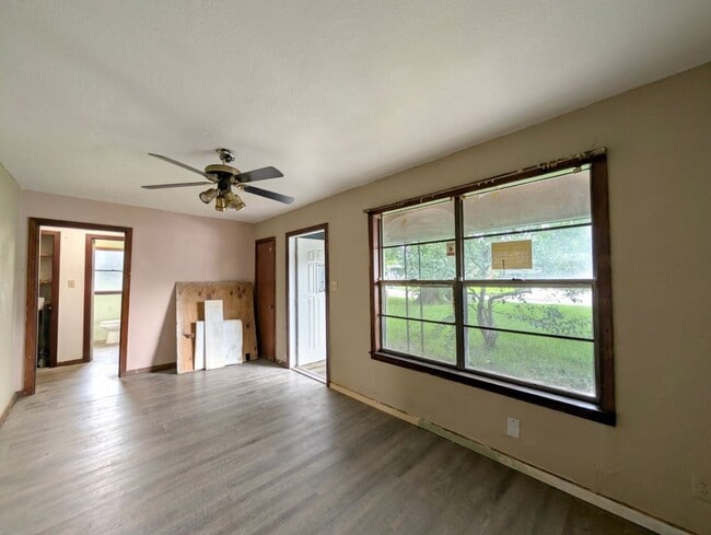 Foto del edificio - 4515 Booker St