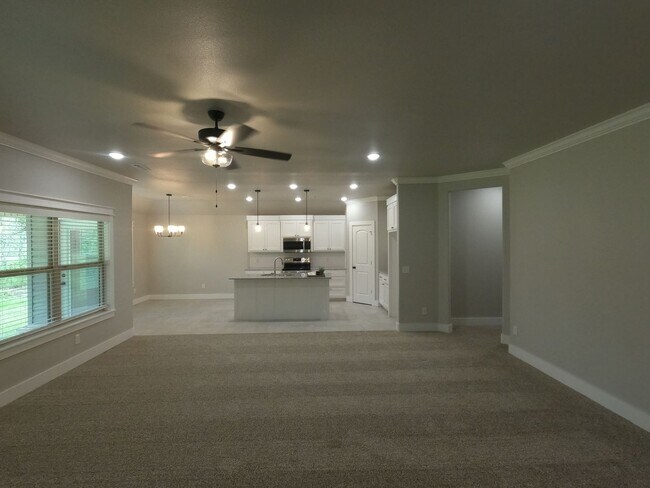 Building Photo - Newer 3 Bedroom with Bonus Room Home now a...
