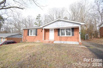 Building Photo - 924 Edgegreen Dr