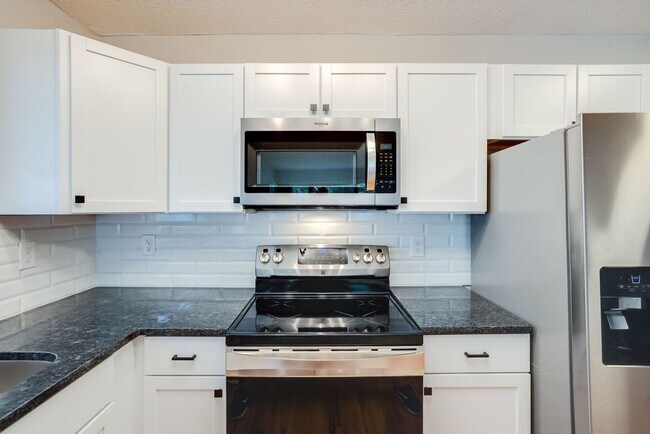 Foto del edificio - Lavrusik 4316/4318 York Ave S