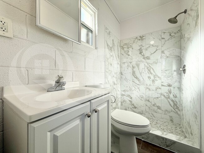 Building Photo - 16 1/2 South 81st Street