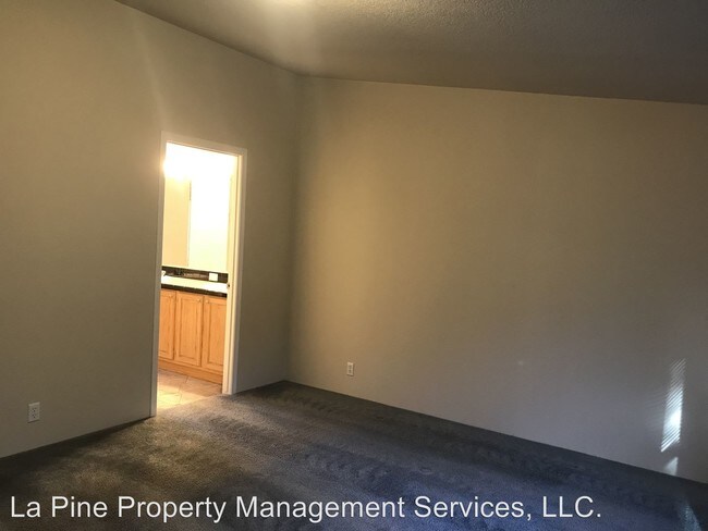 Building Photo - 16030 Del Pino Dr