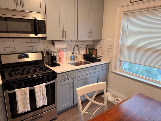 Foto del edificio - 65 W Windsor Pkwy