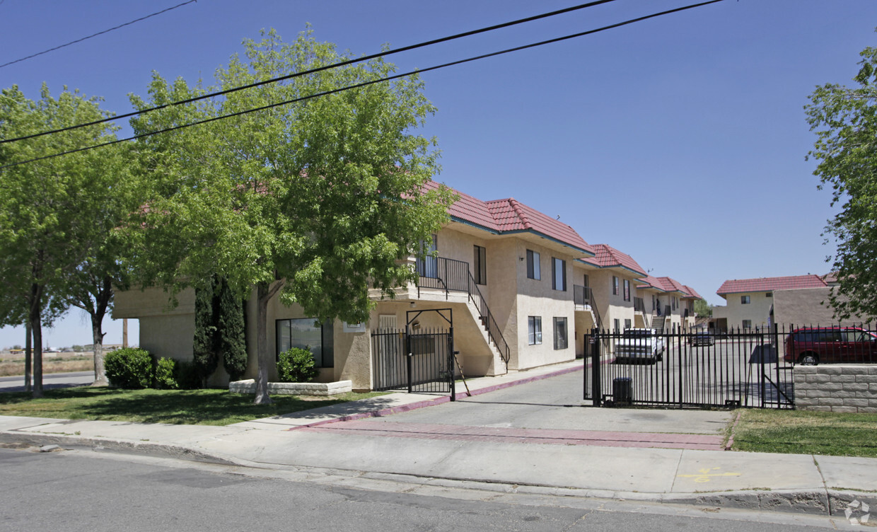 Primary Photo - Vista Apartments