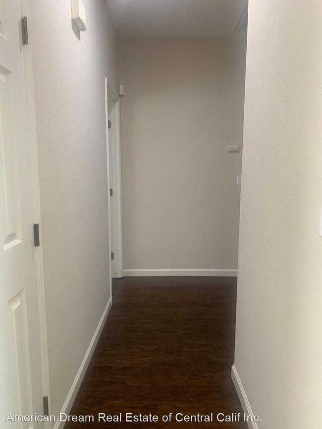 Building Photo - 3 br, 2 bath House - 748 W Redwood St