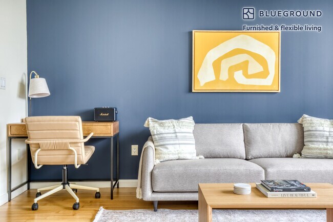 Foto del edificio - 4-75 48th Avenue-SI FL33-ID852