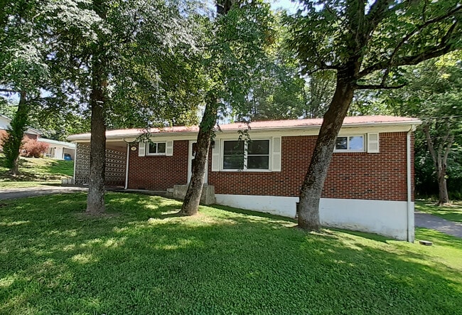 Building Photo - 707 S McCrary St