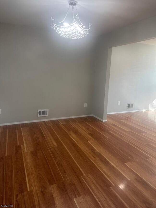 Foto del edificio - 150 McNair Ct