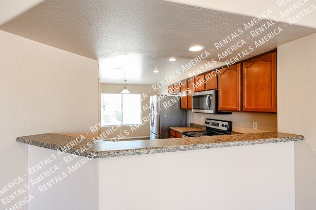 Foto del edificio - 705 S 113th Ave