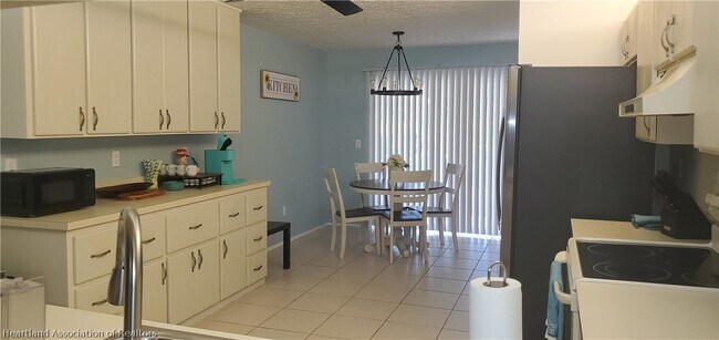 Building Photo - 5517 Granada Blvd