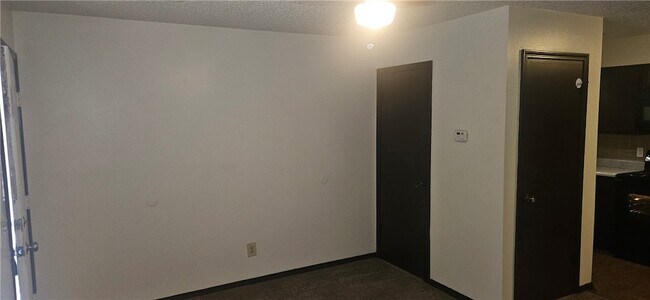 Foto del edificio - 635 Whitham Ave