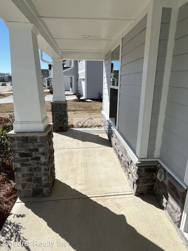 4 br, 2.5 bath House 1524 Felthorpe Way House Rental in Lake Park