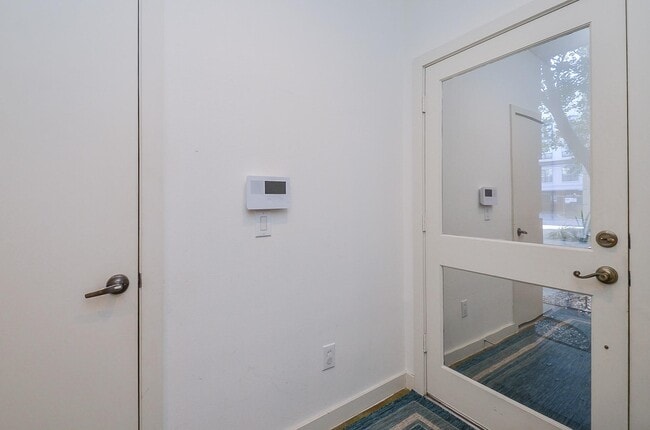 Building Photo - 1116 Columbus St