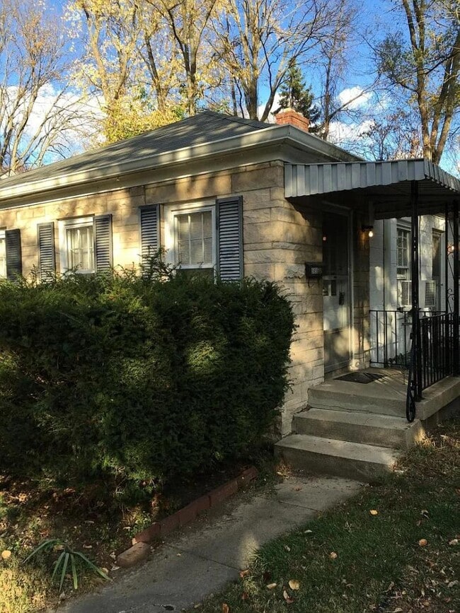 Foto del edificio - 5655 Winthrop Ave