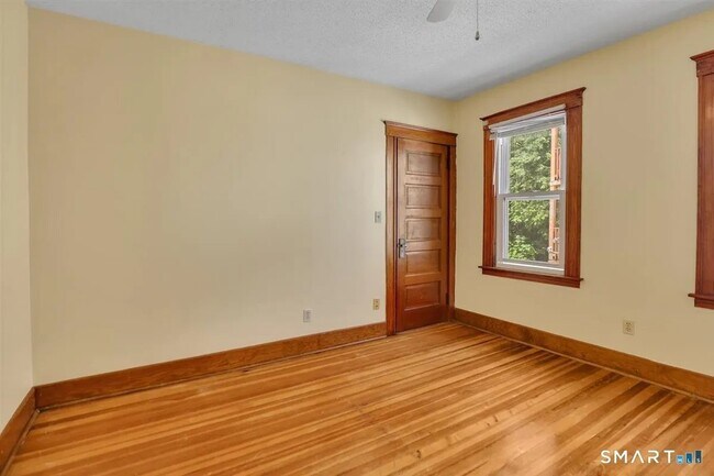 Building Photo - 31 Brooklawn St