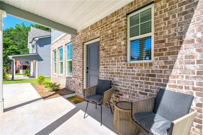 Building Photo - 1947 Thomasville Estates Dr SE