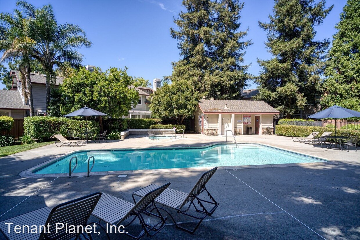 Foto principal - 3 br, 2.5 bath House - 21 Deer Run Circle