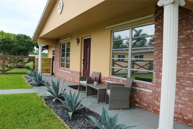 Foto del edificio - 4725 SW 109th Terrace