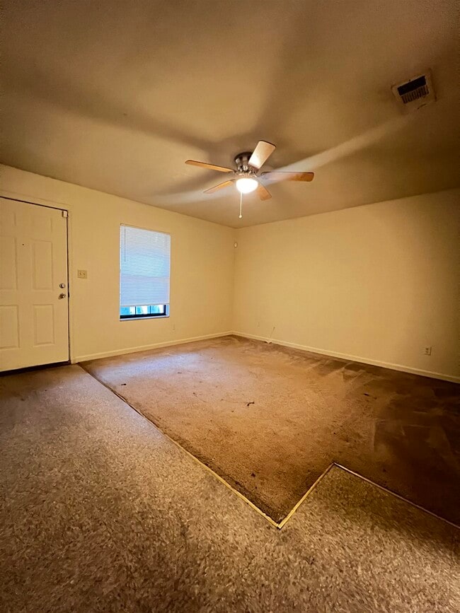 Building Photo - 5674 Lumberjack Ln