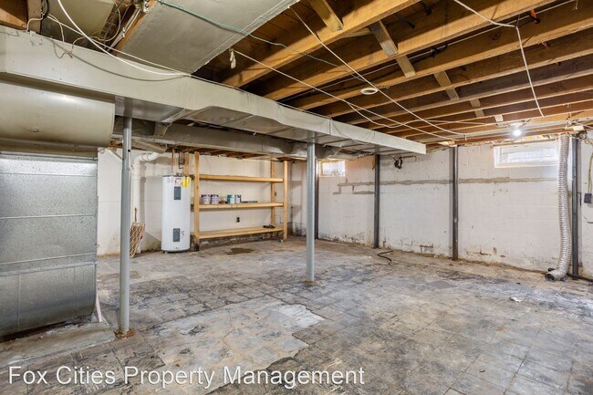 Building Photo - 3 br, 1 bath House - 800 Grand Ave.