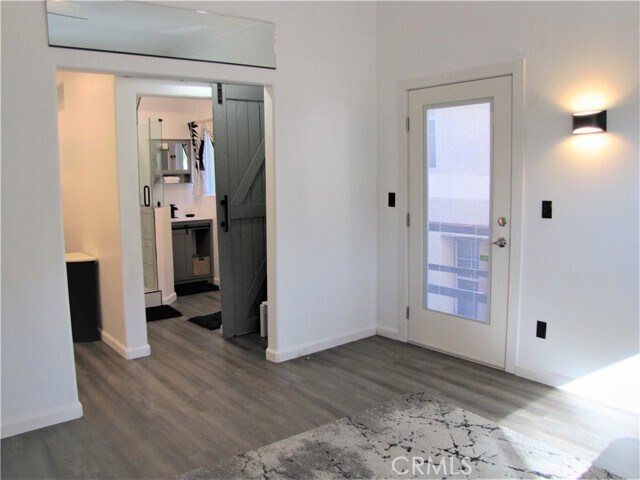 Foto del edificio - 5809 Irving Ave